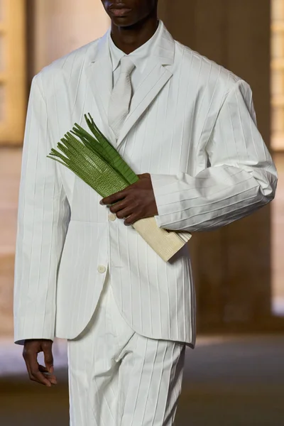 Look 36